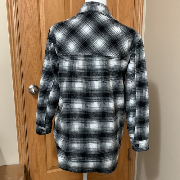 Thread & Supply black ivory plaid shacket size small - Picture 2 of 7